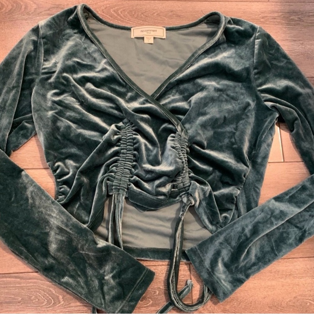 Women’s Large No Comment Crop Top